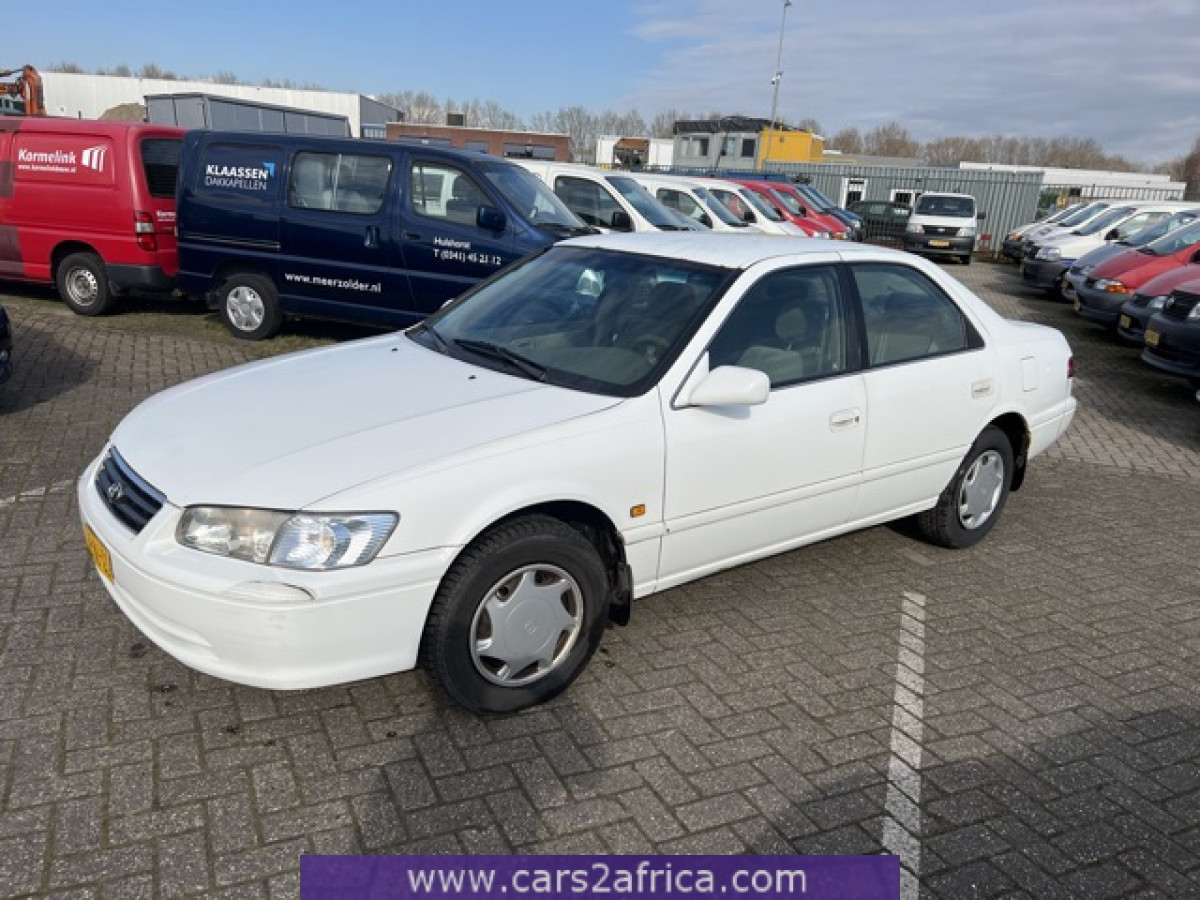 TOYOTA Camry 2 2 71730 Occasion Utilis En Stock